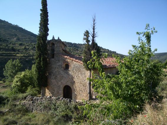 Les Alberedes, un llogaret abandonat,del terme de Portell, escenari de la pel·lícula terra i llibertat