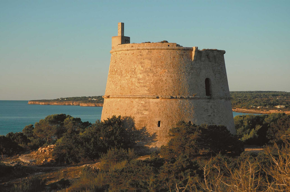Aigües cristal·lines, figueres, molins i salines: la volta a Formentera