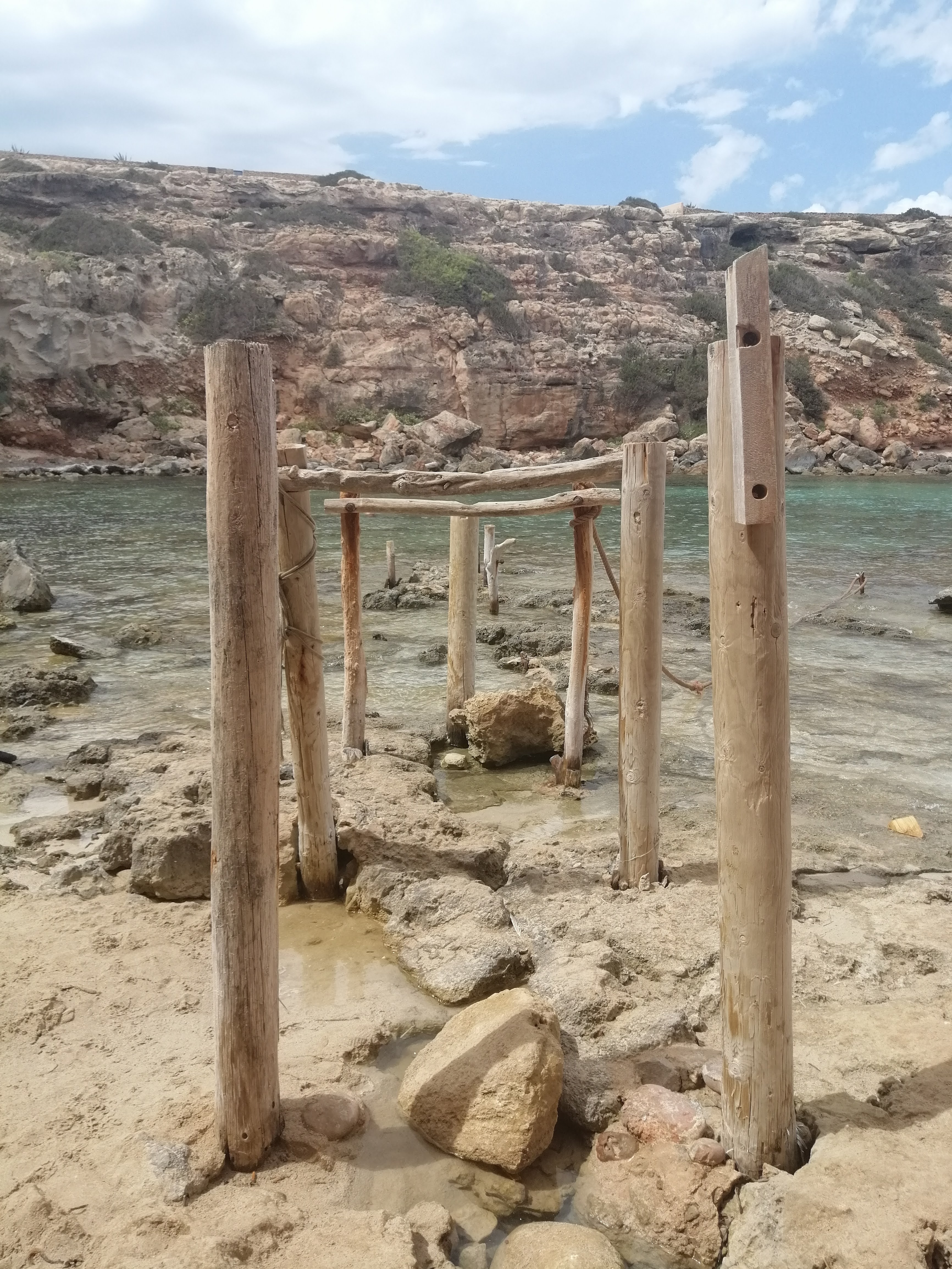 Aigües cristal·lines, figueres, molins i salines: la volta a Formentera