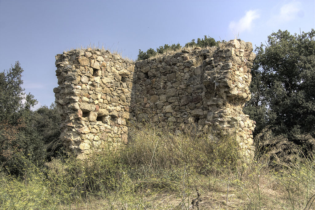 Vestigis medievals i arquitectura empordanesa