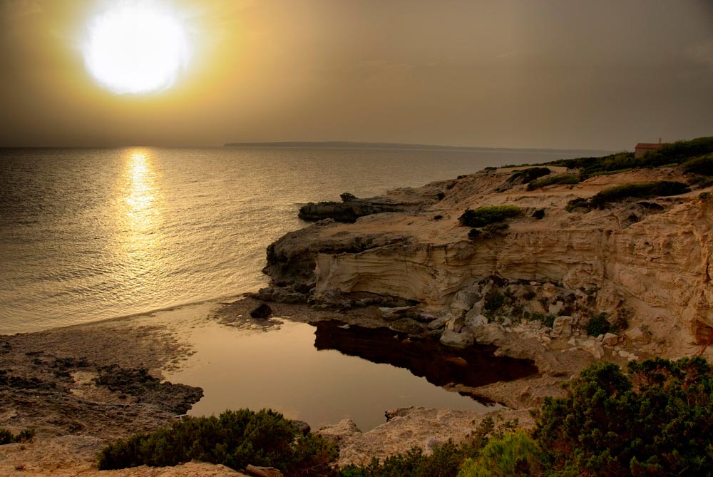 Aigües cristal·lines, figueres, molins i salines: la volta a Formentera